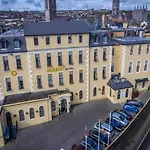 Maldron Shandon Hotel